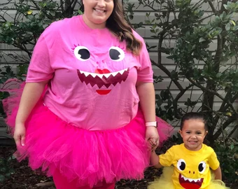 10 ideas de Disfraces para Halloween en Familia. 41 baby shark familia numerosa disfraz halloween 1