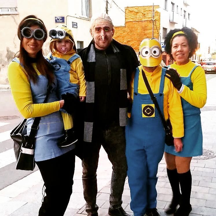 10 ideas de Disfraces para Halloween en Familia. 33 disfraz gru minions familia halloween 3