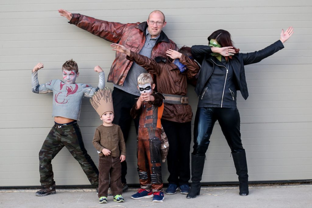 10 ideas de Disfraces para Halloween en Familia. 2 disfraz guardianes de la galaxia familia