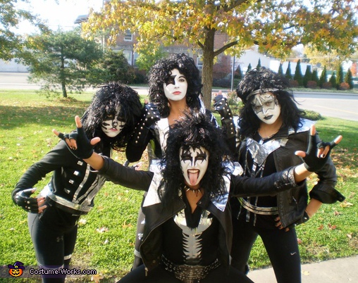 10 ideas de Disfraces para Halloween en Familia. 55 disfraz kiss familia halloween