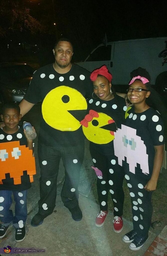 10 ideas de Disfraces para Halloween en Familia. 43 disfraz pac man familia numerosa halloween 2