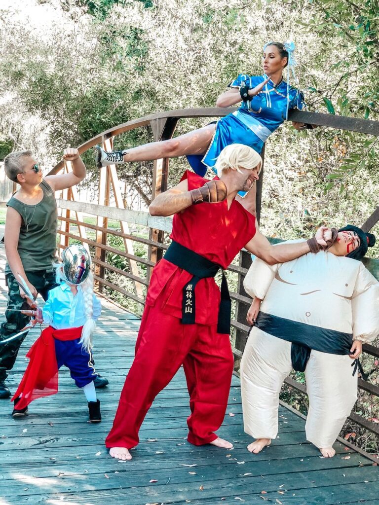 10 ideas de Disfraces para Halloween en Familia. 53 disfraz street fighter 2 familia halloween