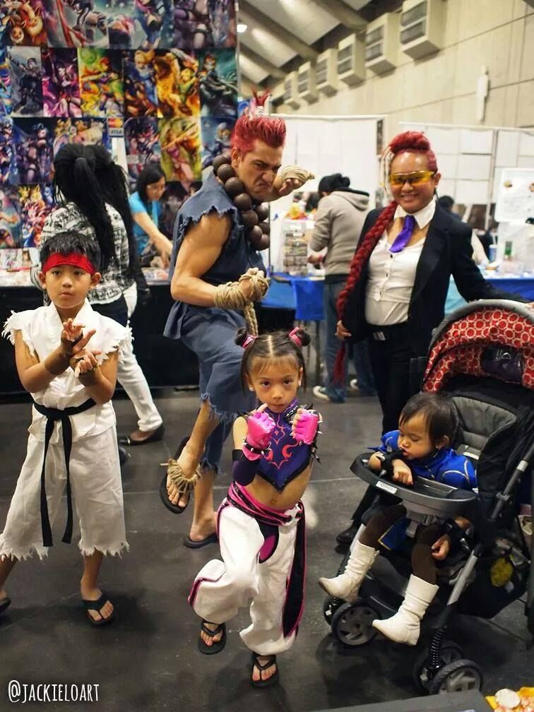 10 ideas de Disfraces para Halloween en Familia. 54 disfraz street fighter familia halloween